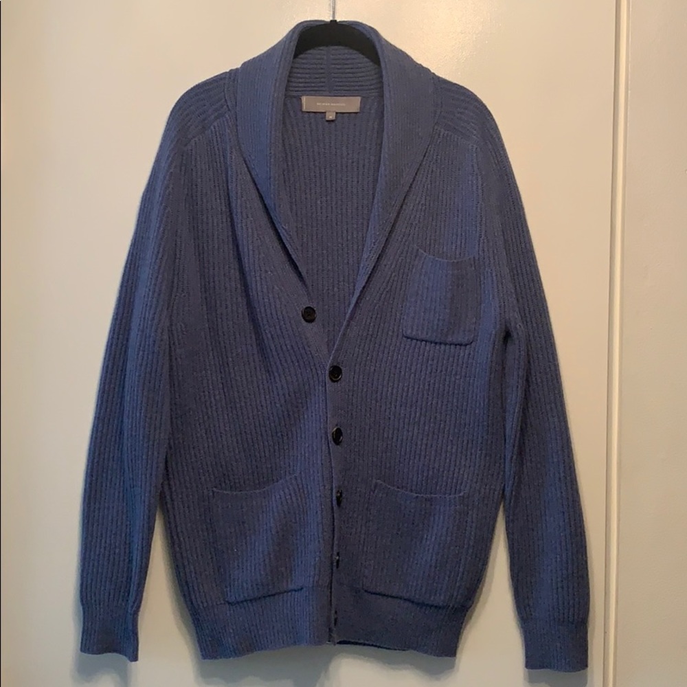 Neiman Marcus %100 cashmere cardigan size M
